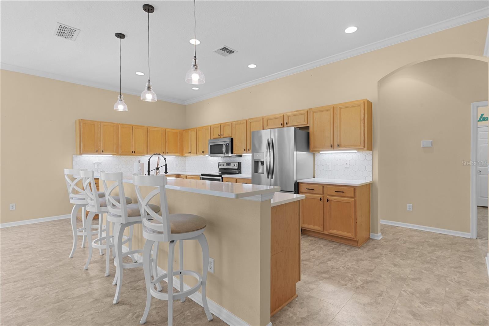 25304 FOREST OAK CT, LEESBURG, FL, 34748