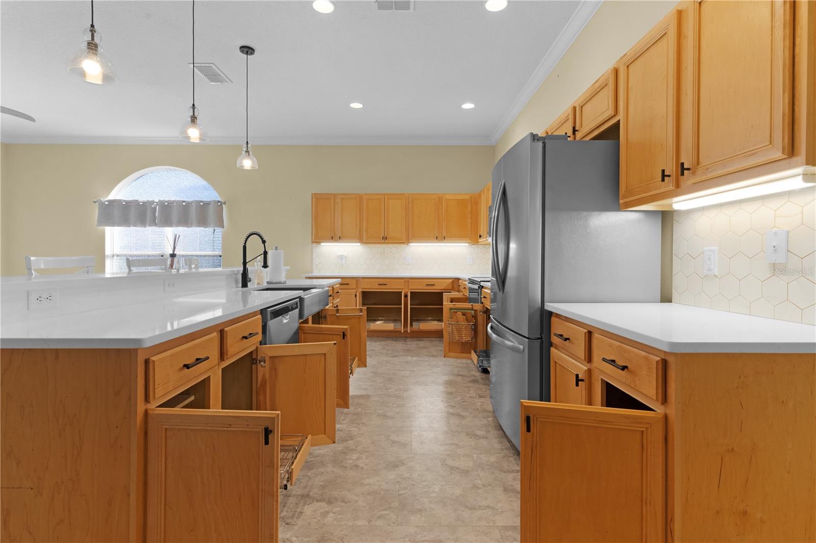 25304 FOREST OAK CT, LEESBURG, FL, 34748