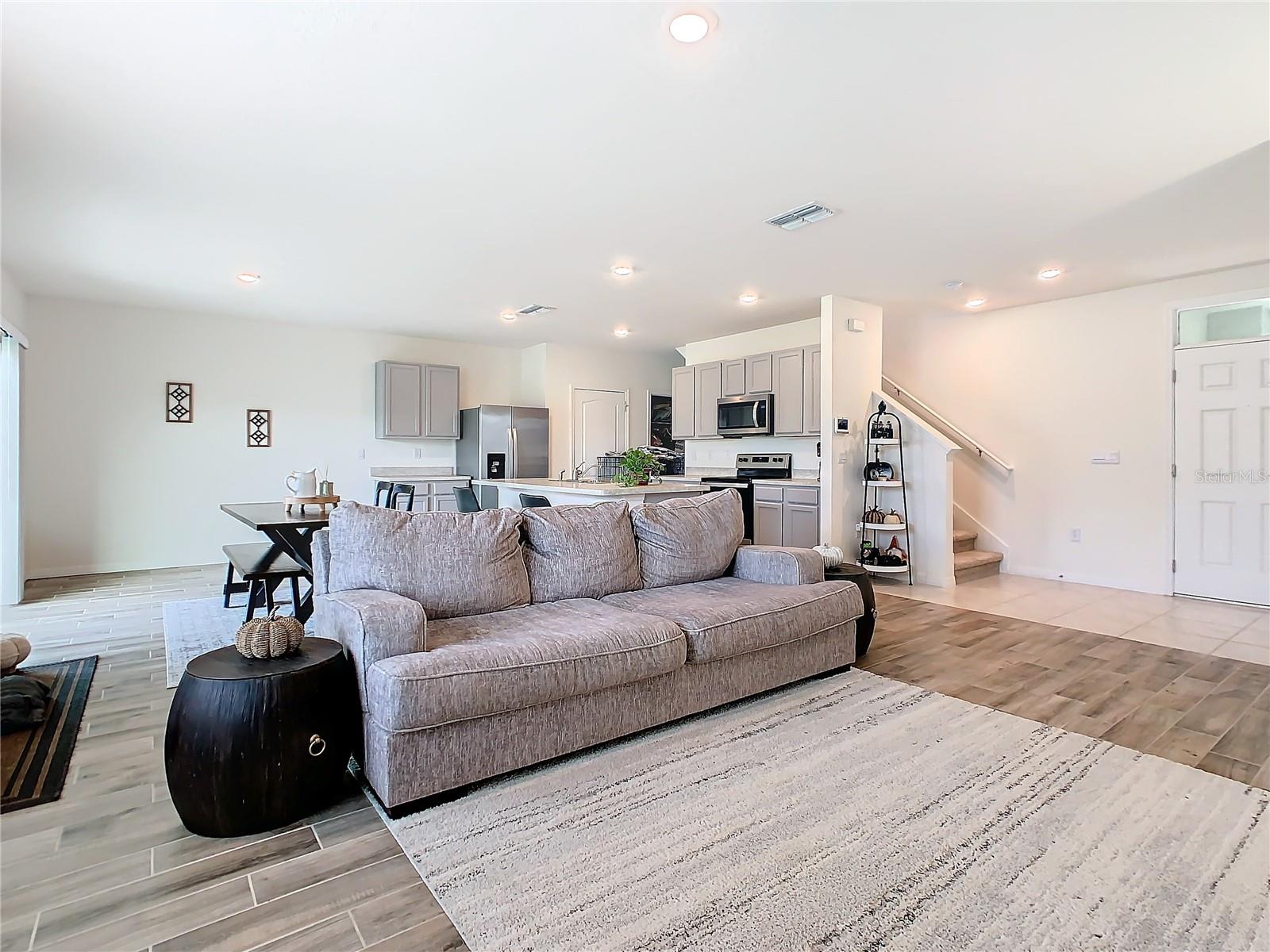 738 CHINOY RD, DAVENPORT, FL, 33837