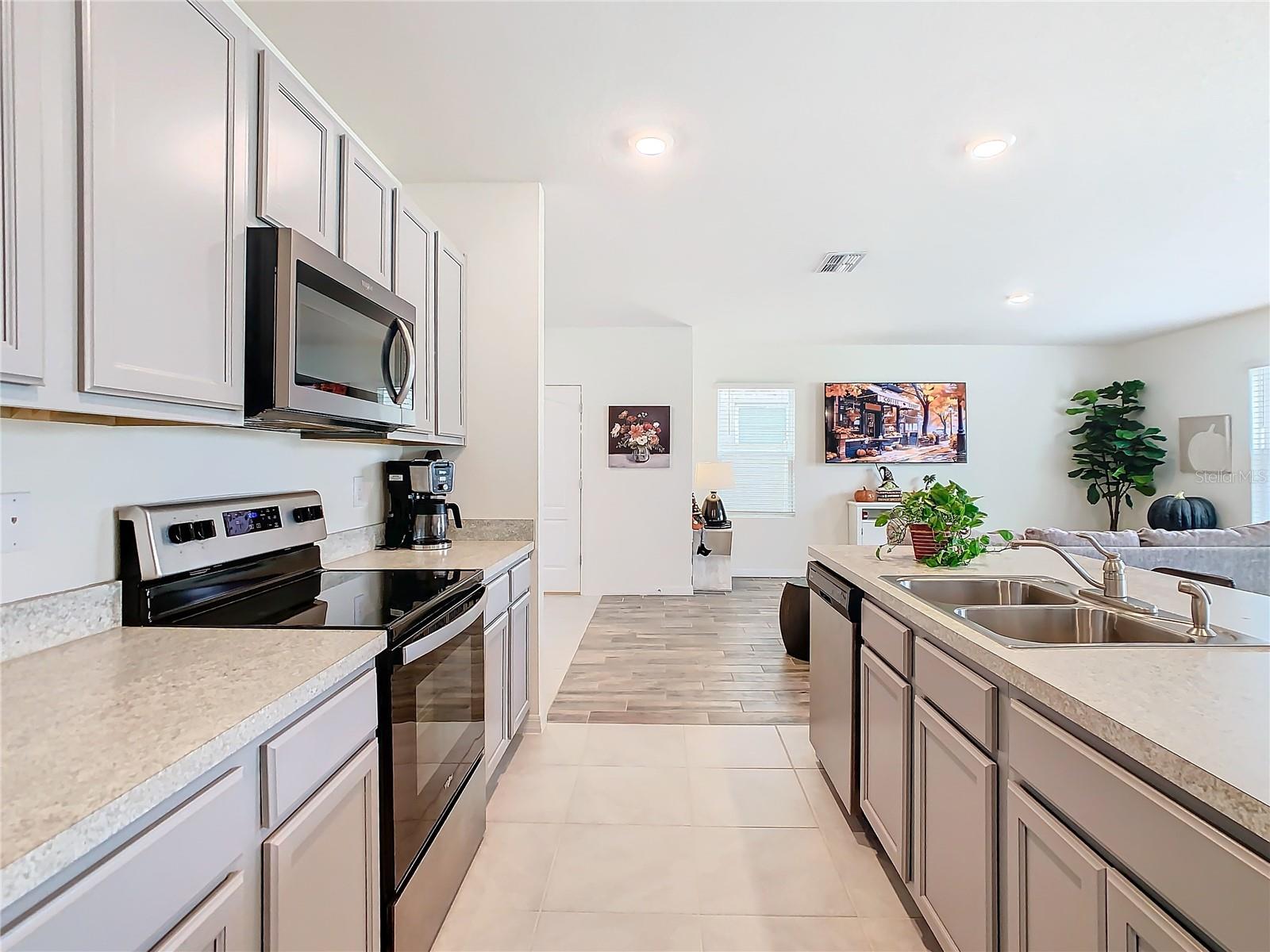 738 CHINOY RD, DAVENPORT, FL, 33837