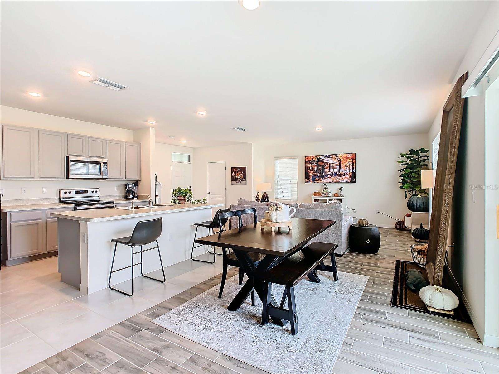738 CHINOY RD, DAVENPORT, FL, 33837