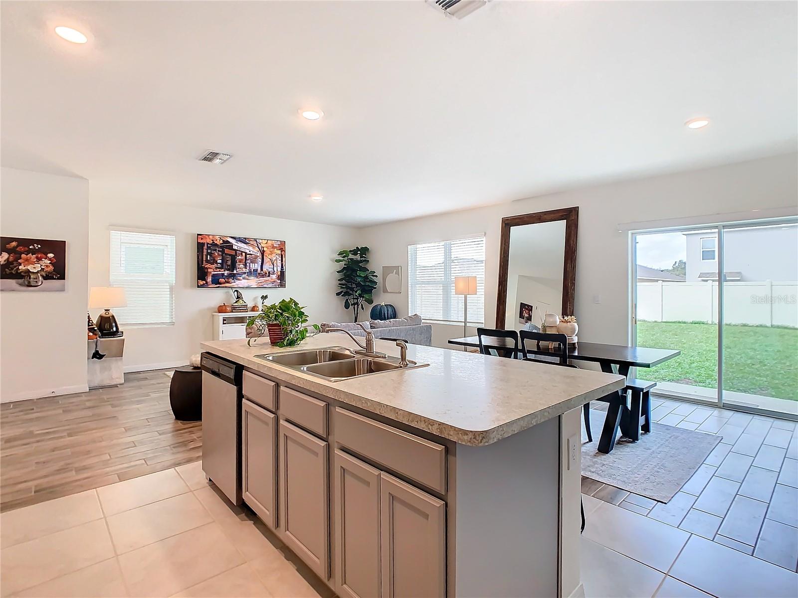 738 CHINOY RD, DAVENPORT, FL, 33837