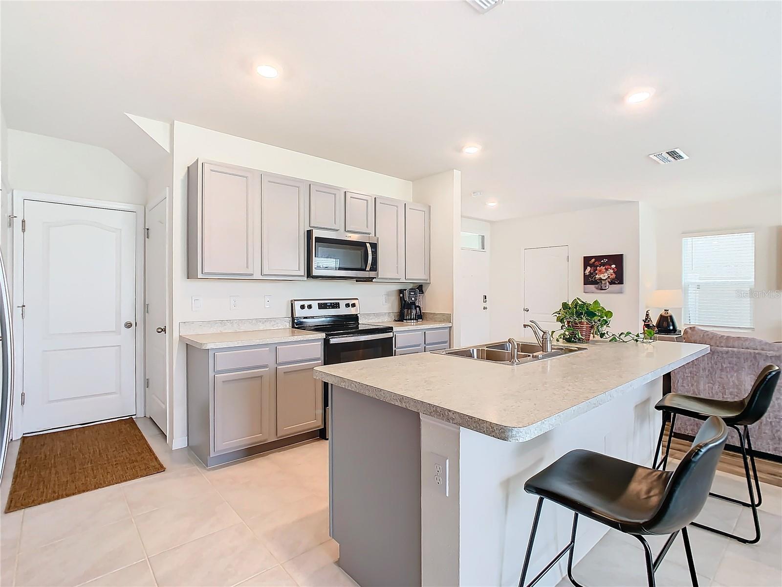 738 CHINOY RD, DAVENPORT, FL, 33837