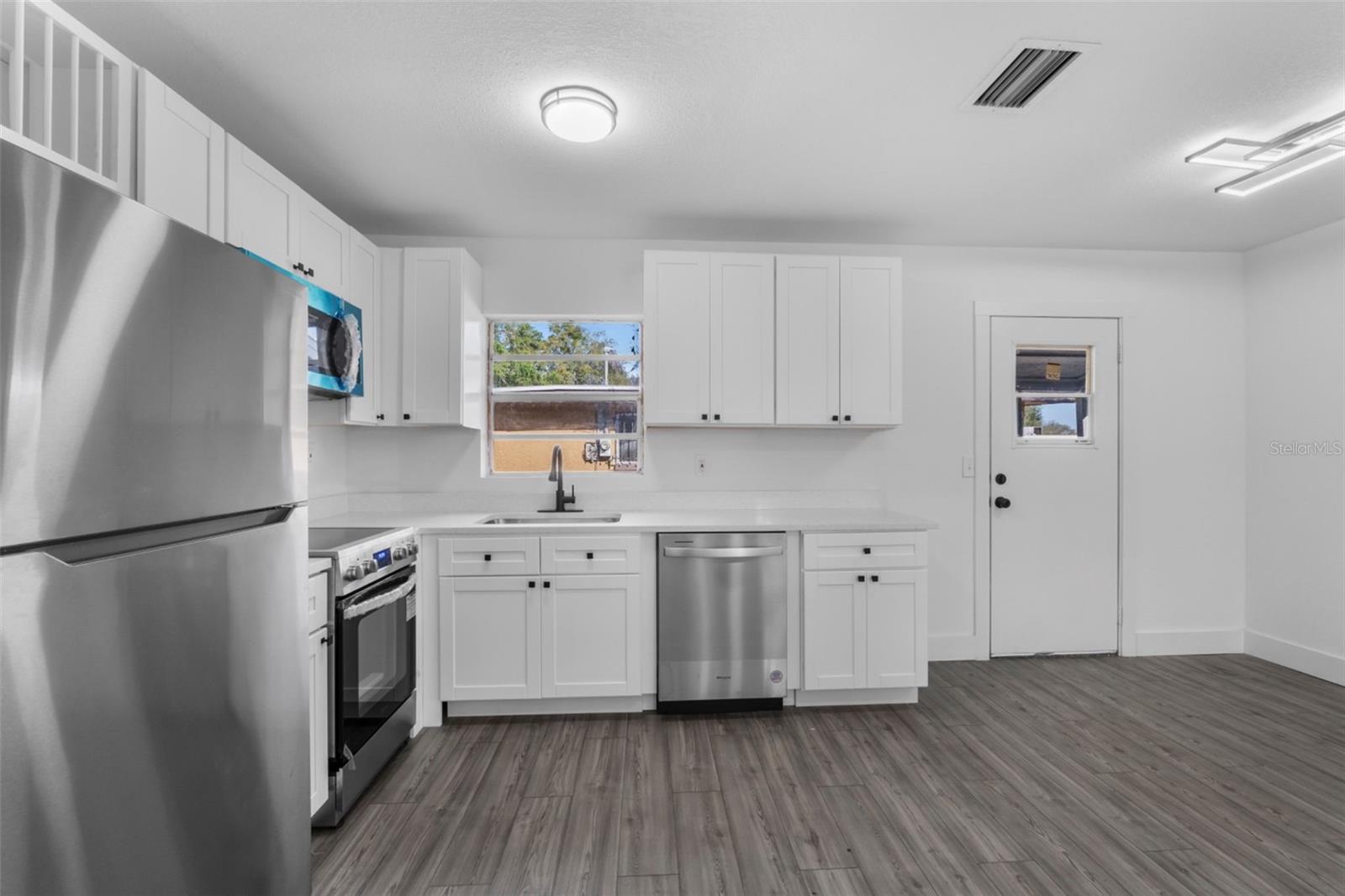 541 E LIME ST, TARPON SPRINGS, FL, 34689