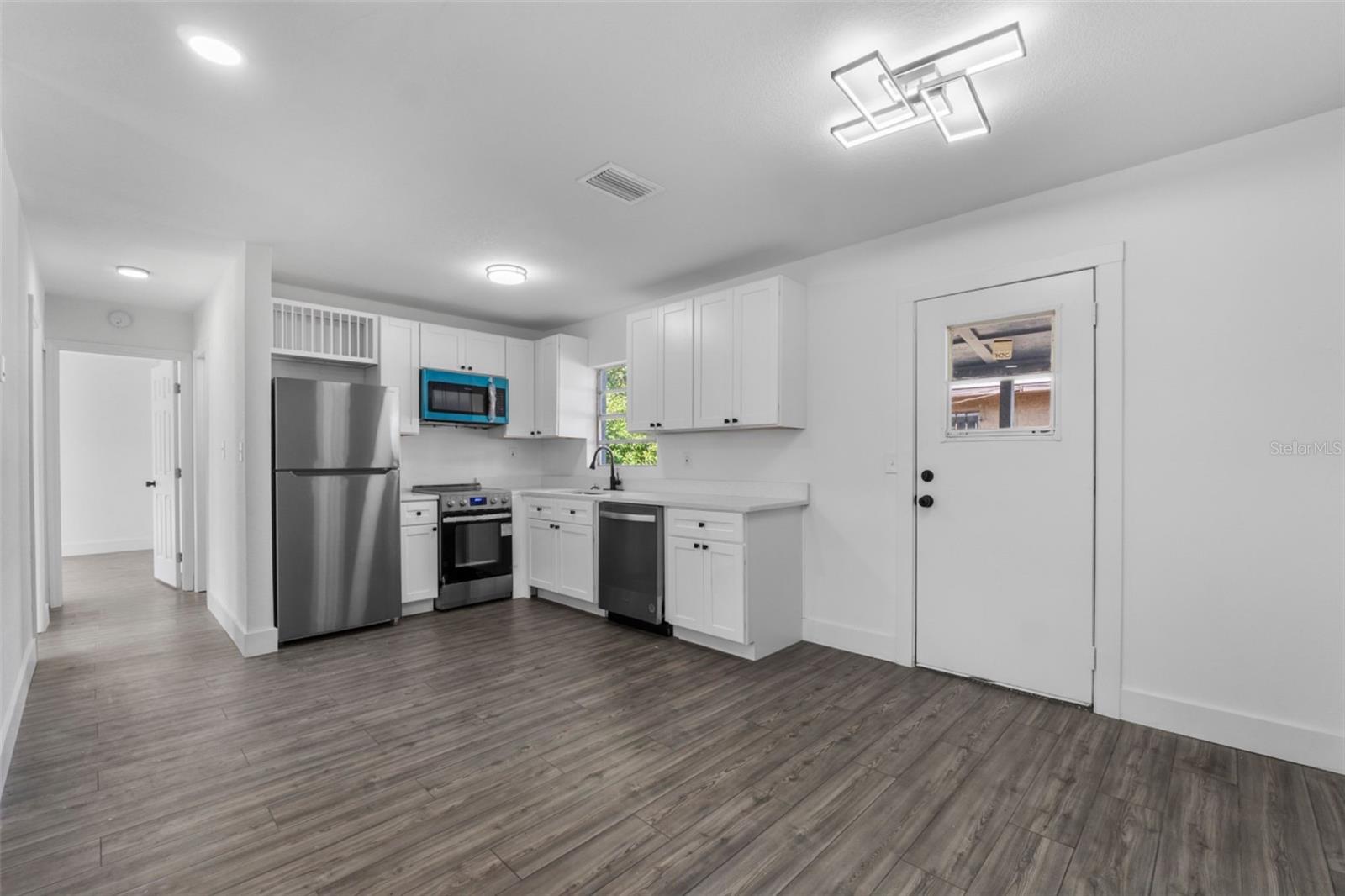 541 E LIME ST, TARPON SPRINGS, FL, 34689