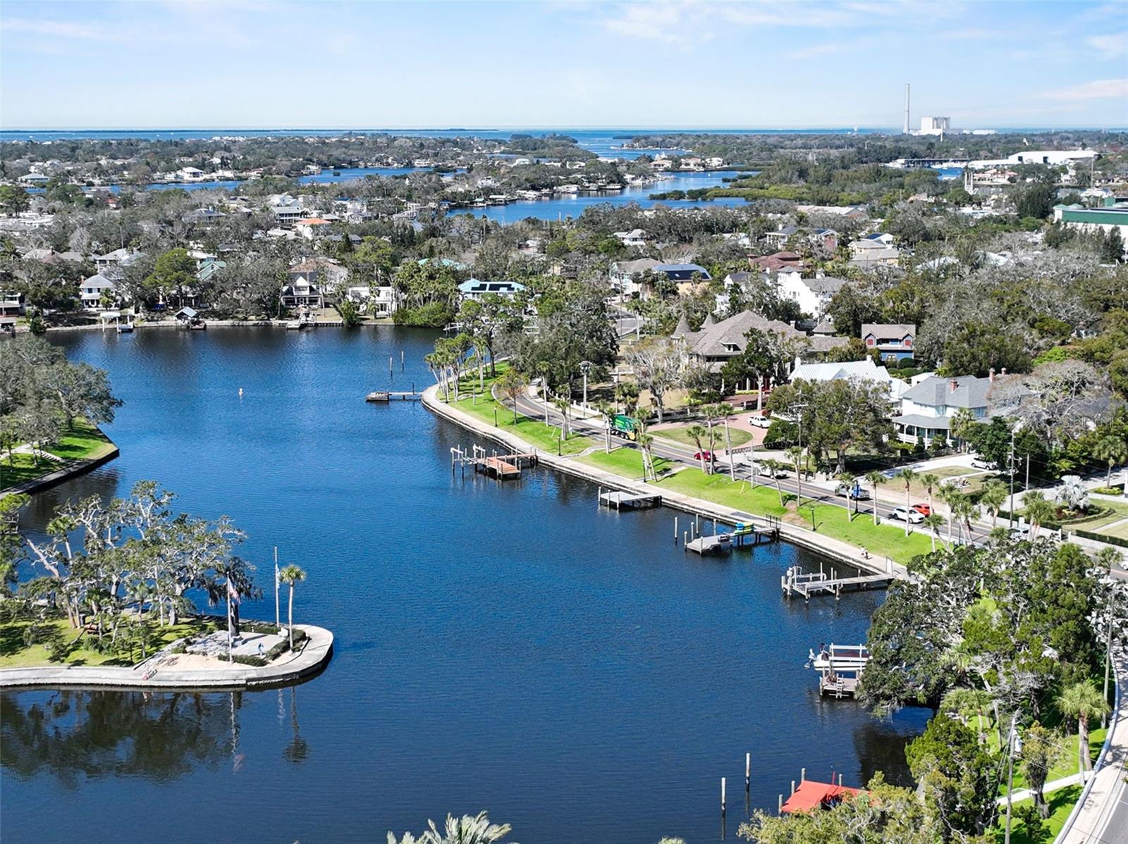 541 E LIME ST, TARPON SPRINGS, FL, 34689