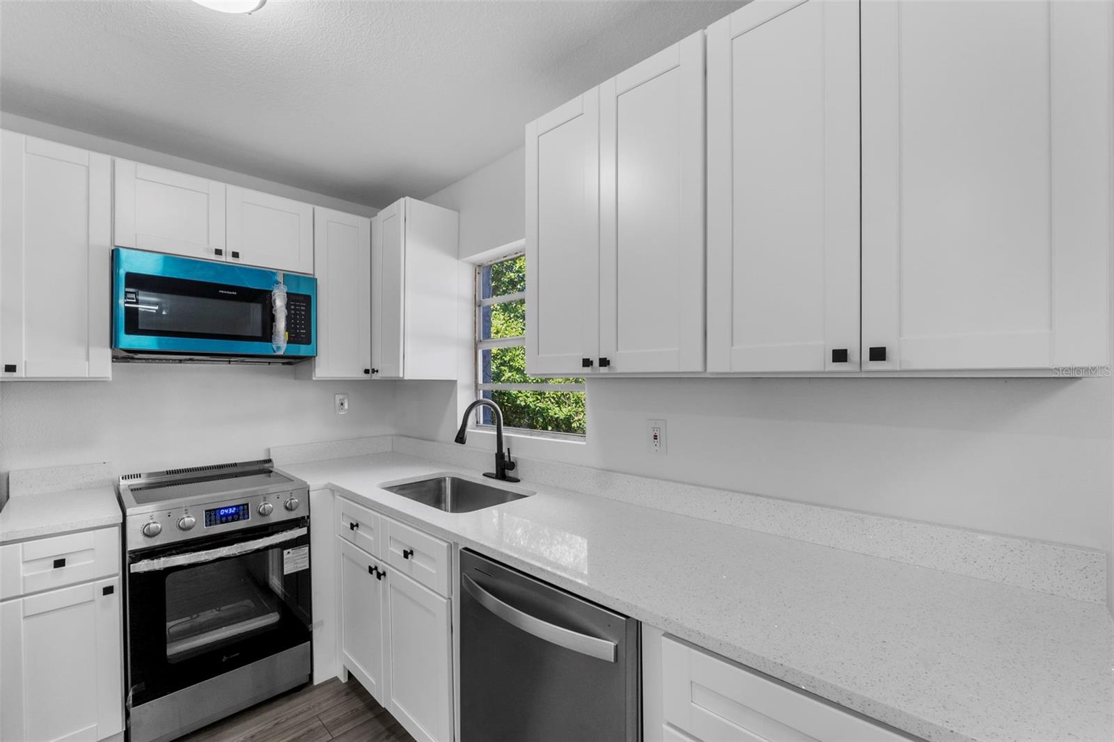 541 E LIME ST, TARPON SPRINGS, FL, 34689
