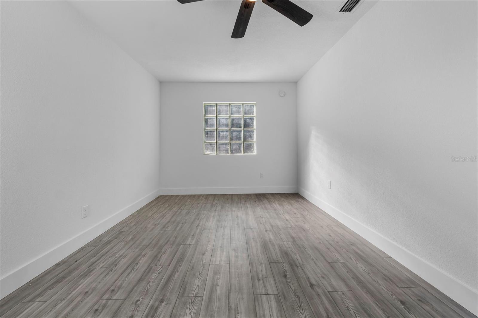 541 E LIME ST, TARPON SPRINGS, FL, 34689