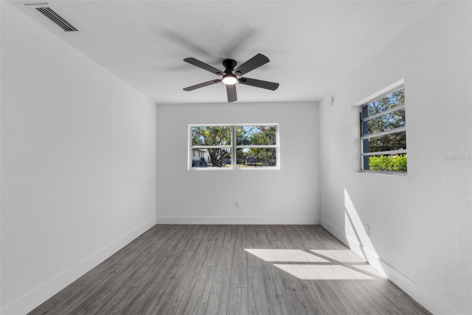 541 E LIME ST, TARPON SPRINGS, FL, 34689