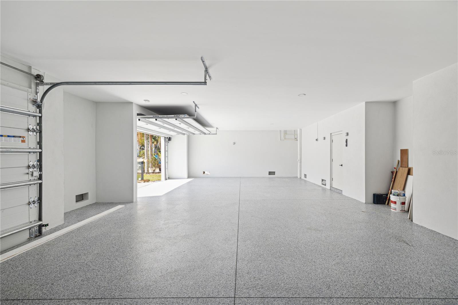 L4948173 Property Photo