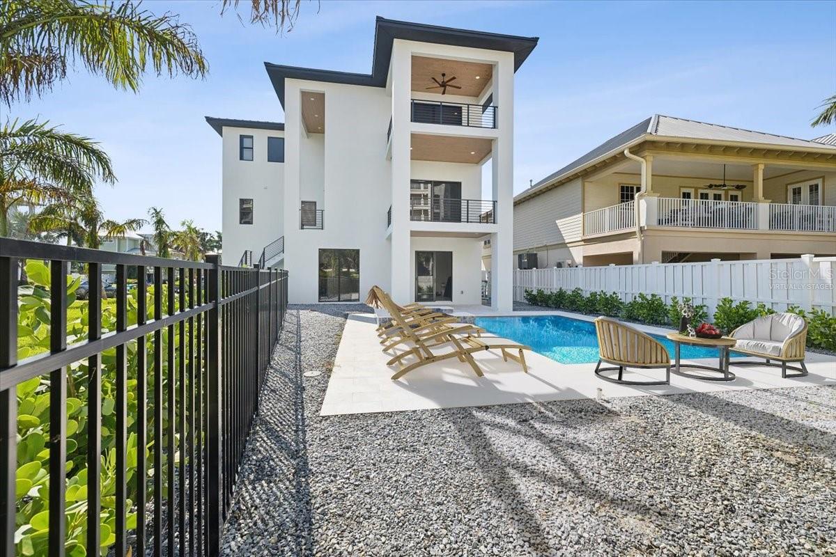 L4948173 Property Photo