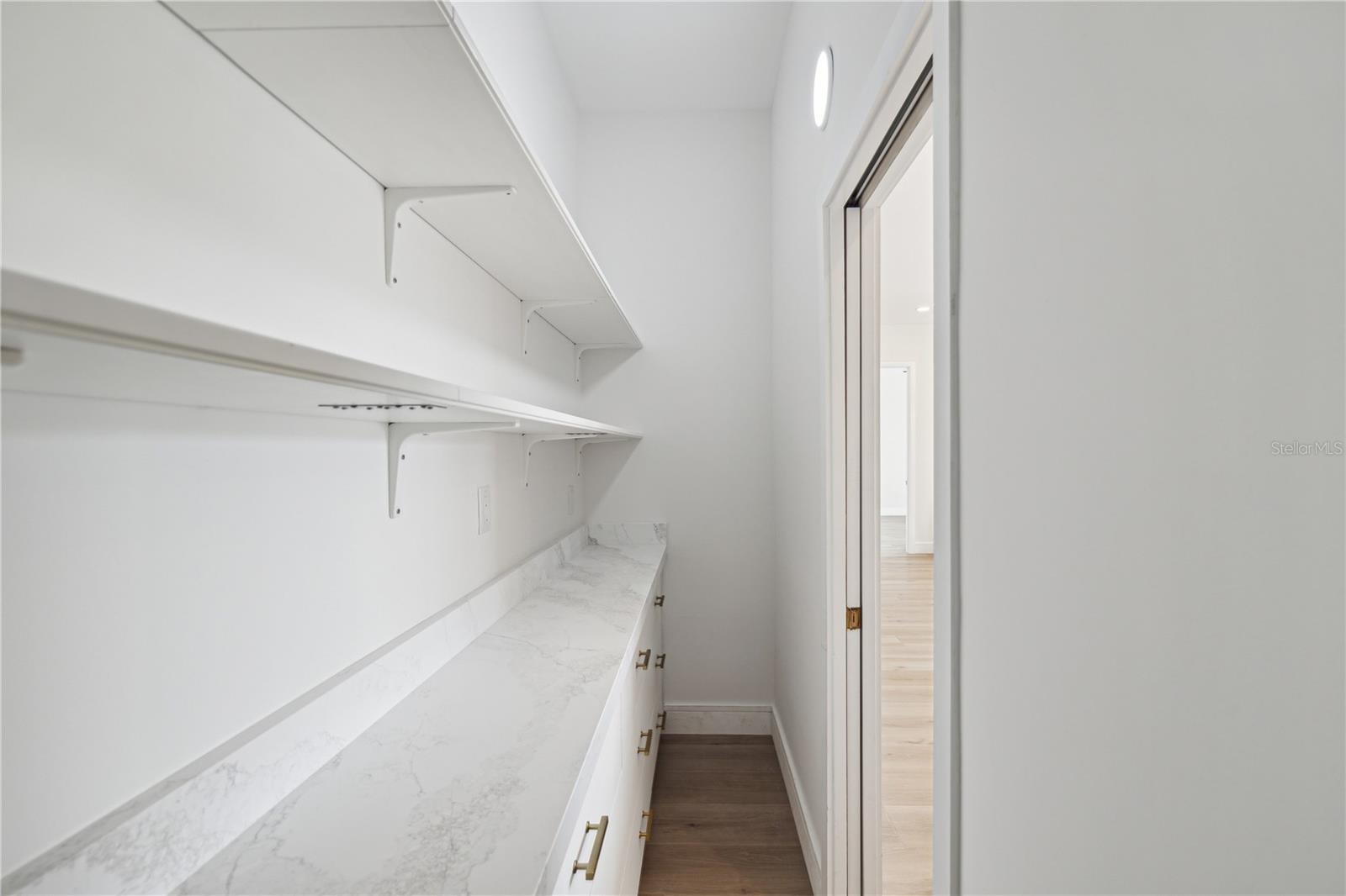 L4948173 Property Photo