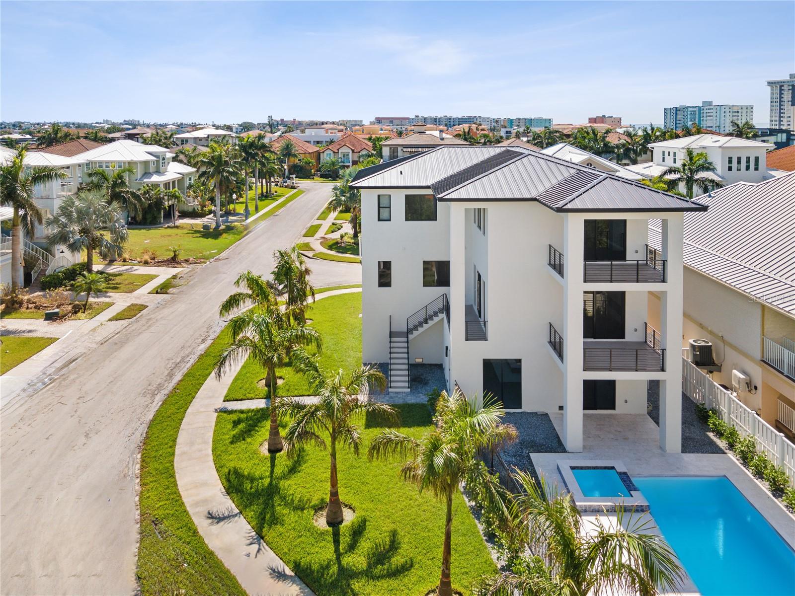 L4948173 Property Photo