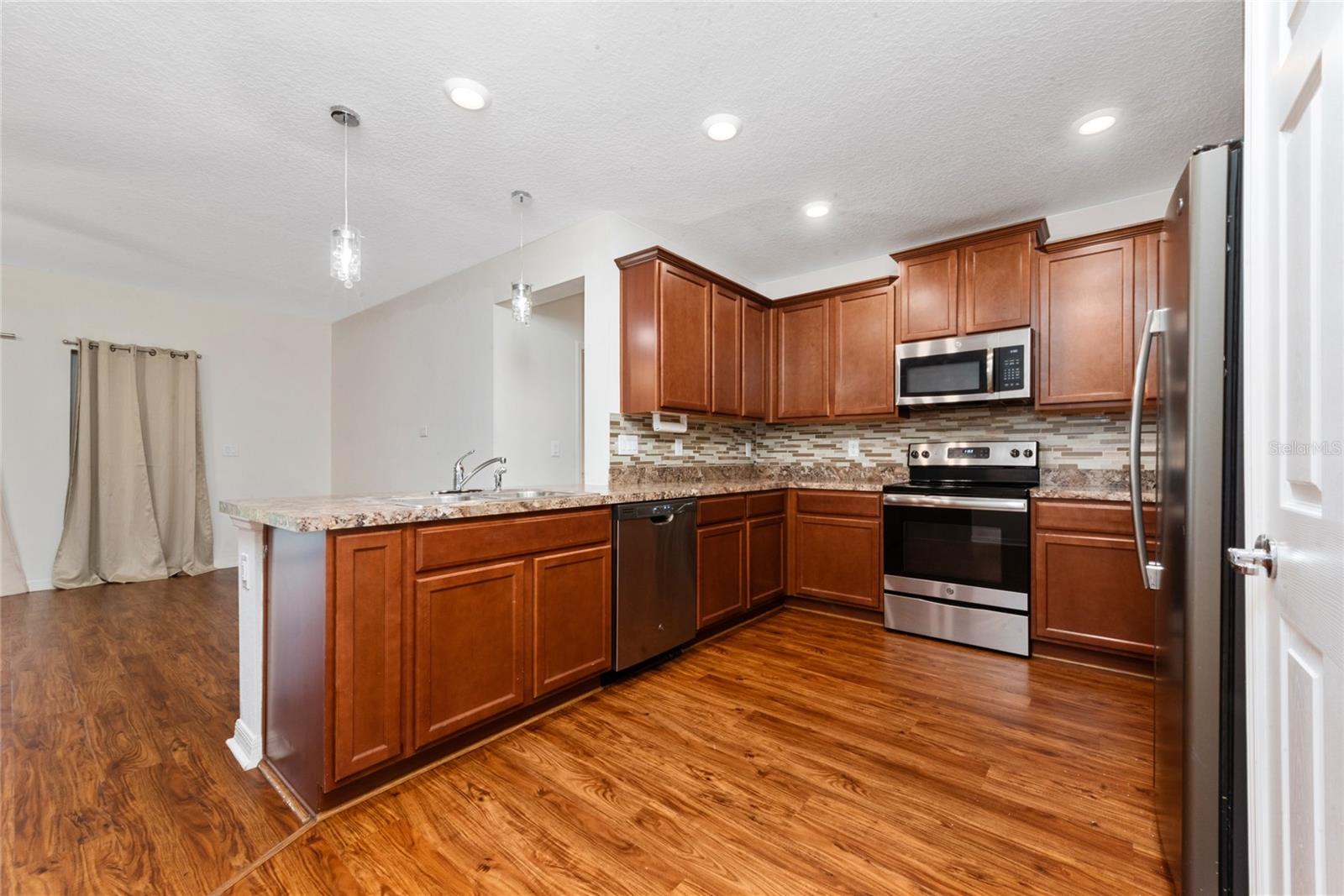 308 BLUE LAKE CIR, KISSIMMEE, FL, 34758