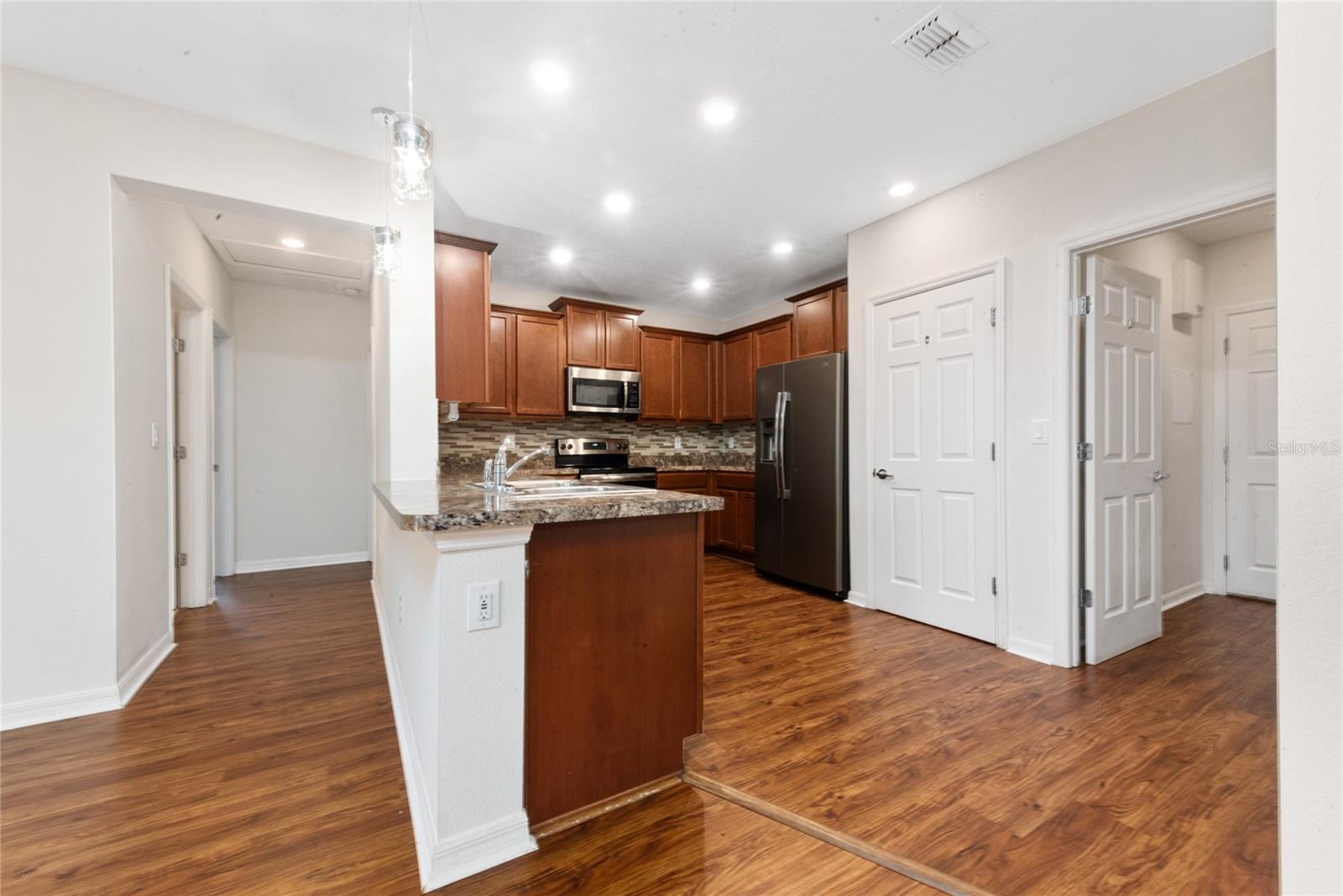 308 BLUE LAKE CIR, KISSIMMEE, FL, 34758