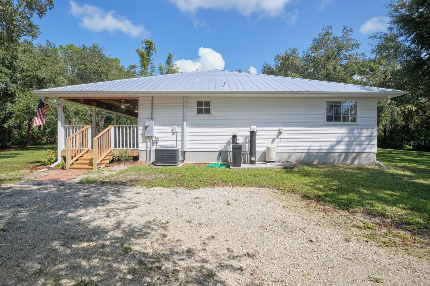 17750 LEETANA RD, NORTH FORT MYERS, FL, 33917