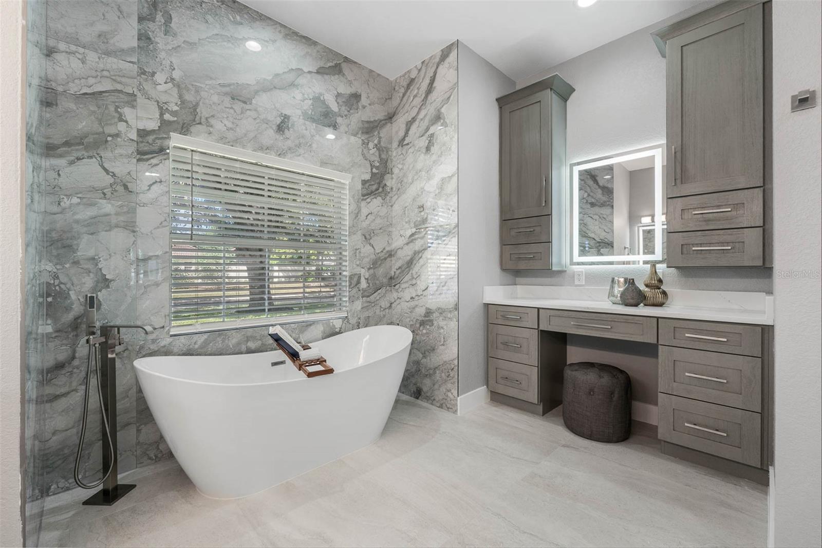 9120 S BAY DR, ORLANDO, FL, 32819