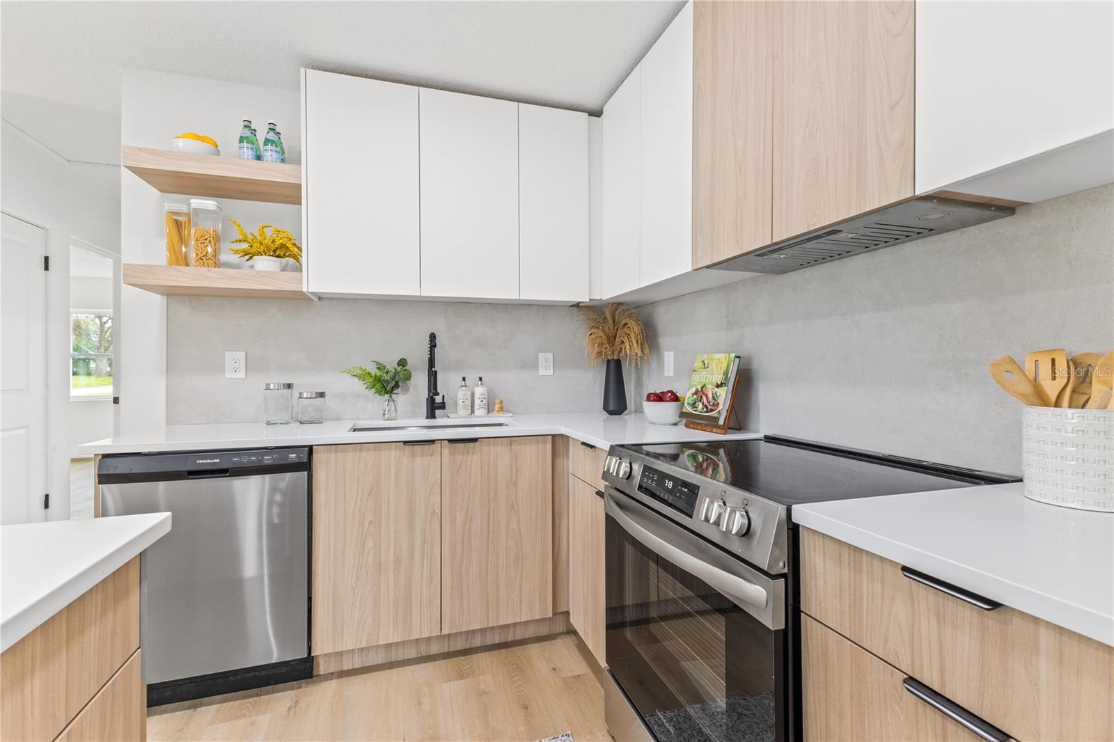 5250 24TH TER N, ST PETERSBURG, FL, 33710