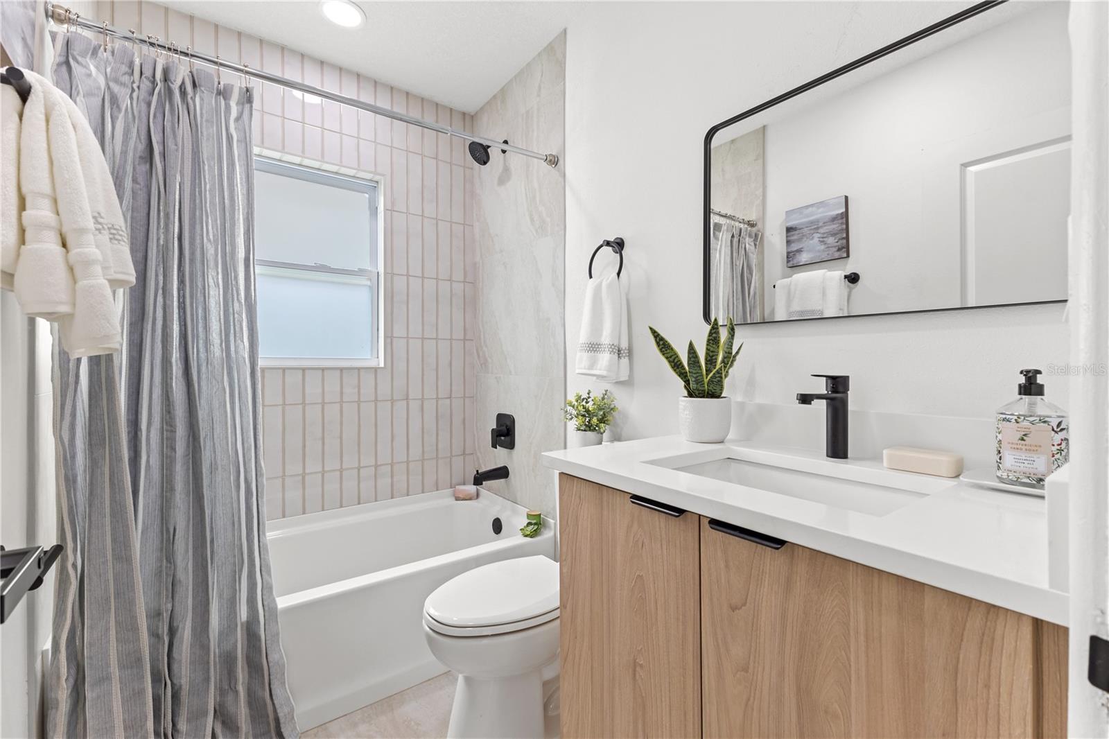 5250 24TH TER N, ST PETERSBURG, FL, 33710