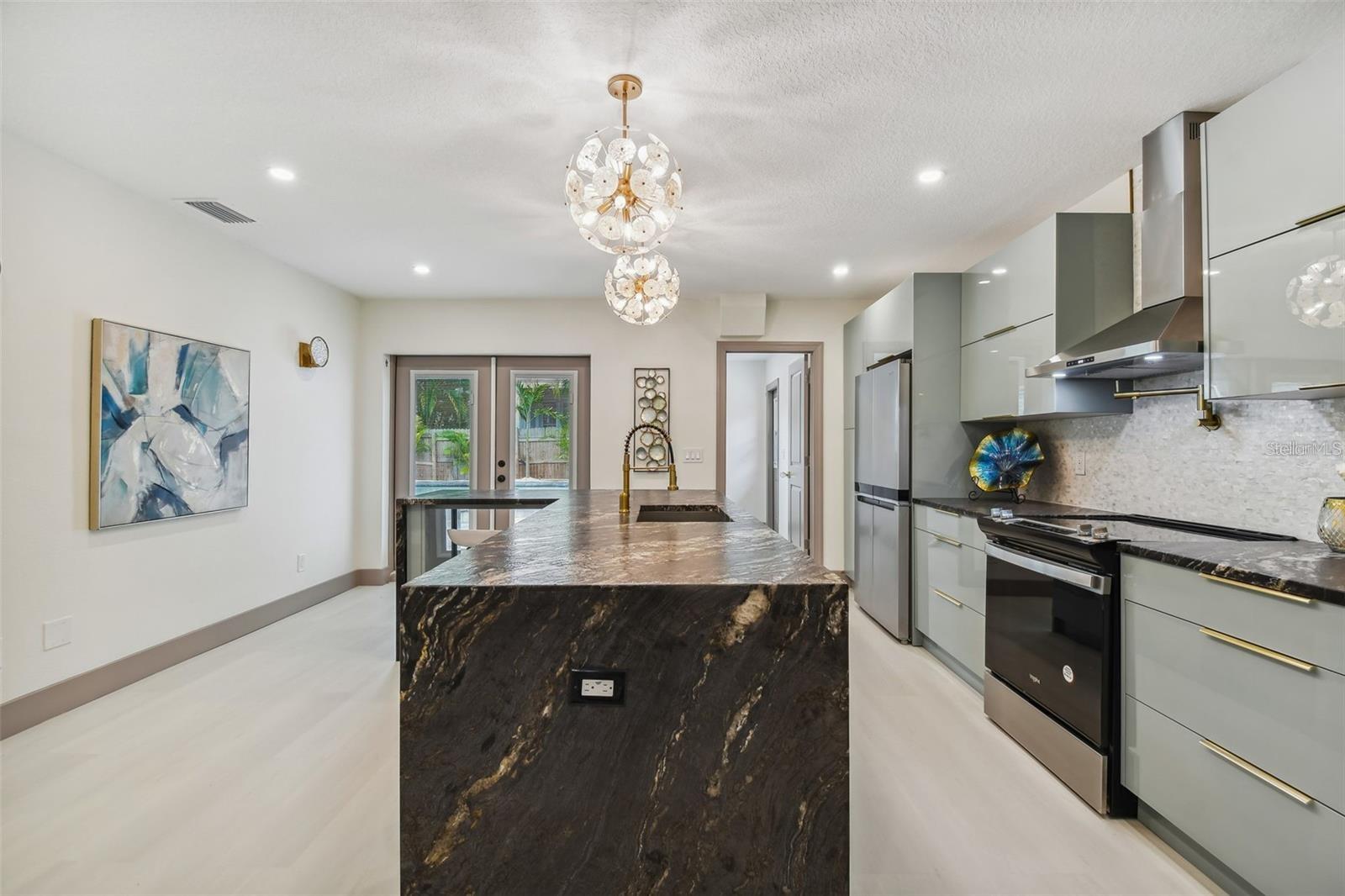 509 E DAVIS BLVD, TAMPA, FL, 33606