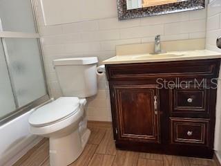 TB8311361 Property Photo