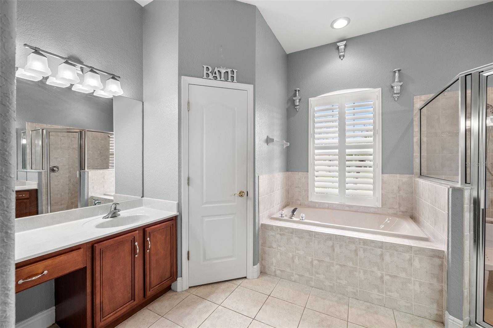 10211 CLEGHORN DR, SAN ANTONIO, FL, 33576