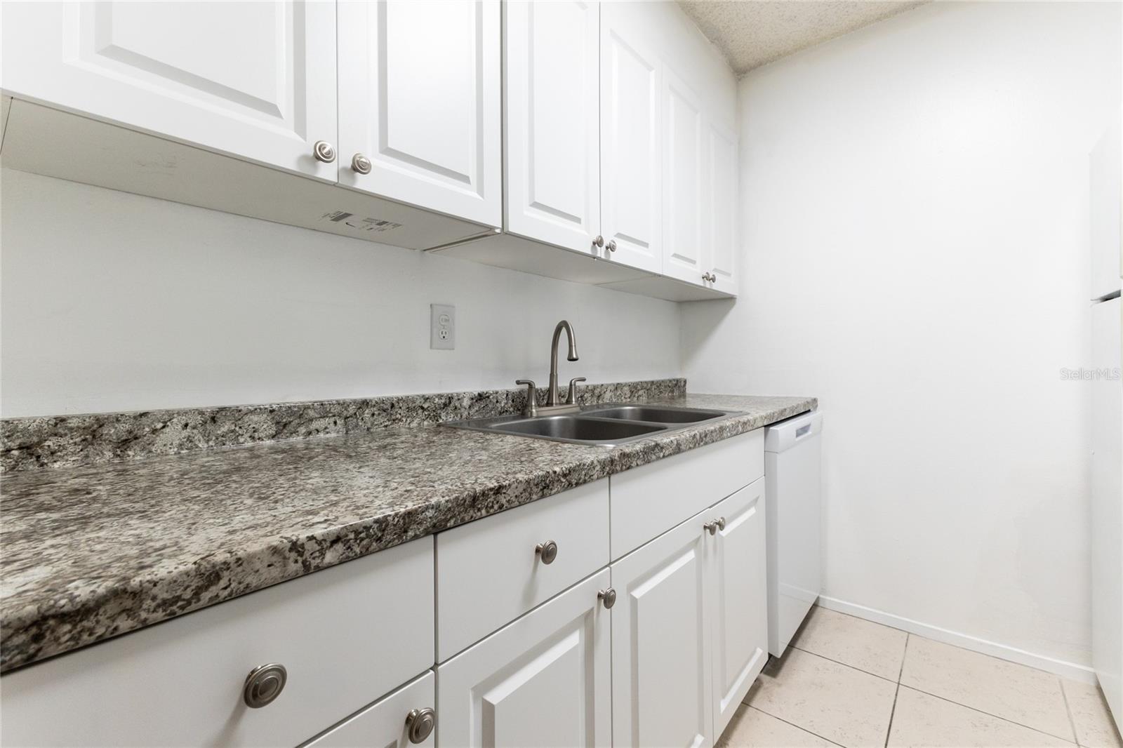 GC525669 Property Photo