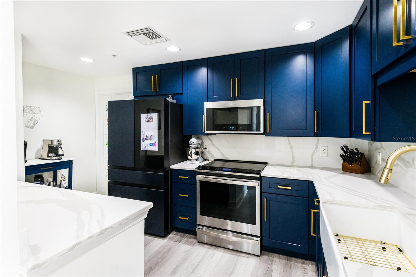 808 3RD AVE W #701, BRADENTON, FL, 34205