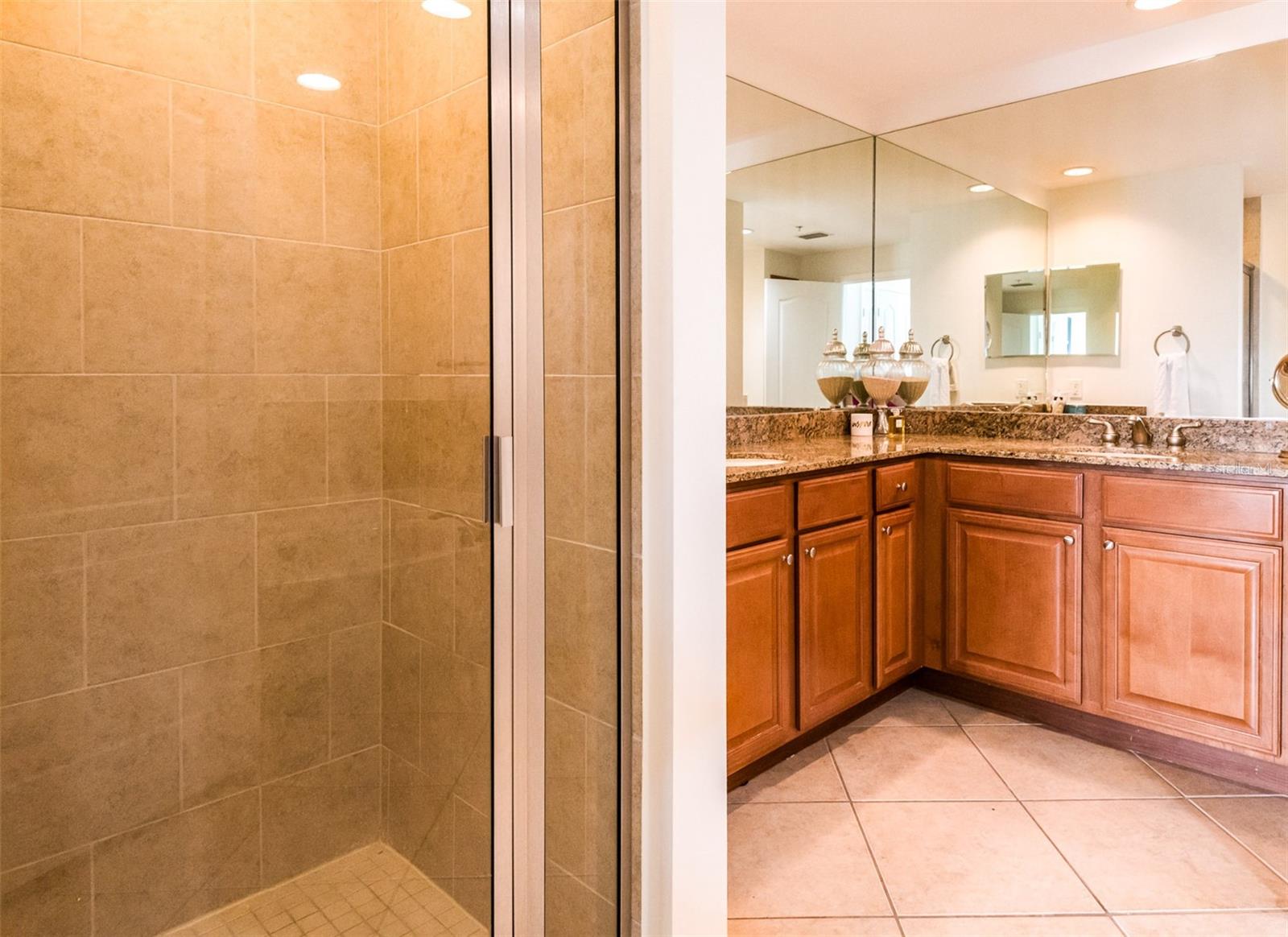 808 3RD AVE W #701, BRADENTON, FL, 34205