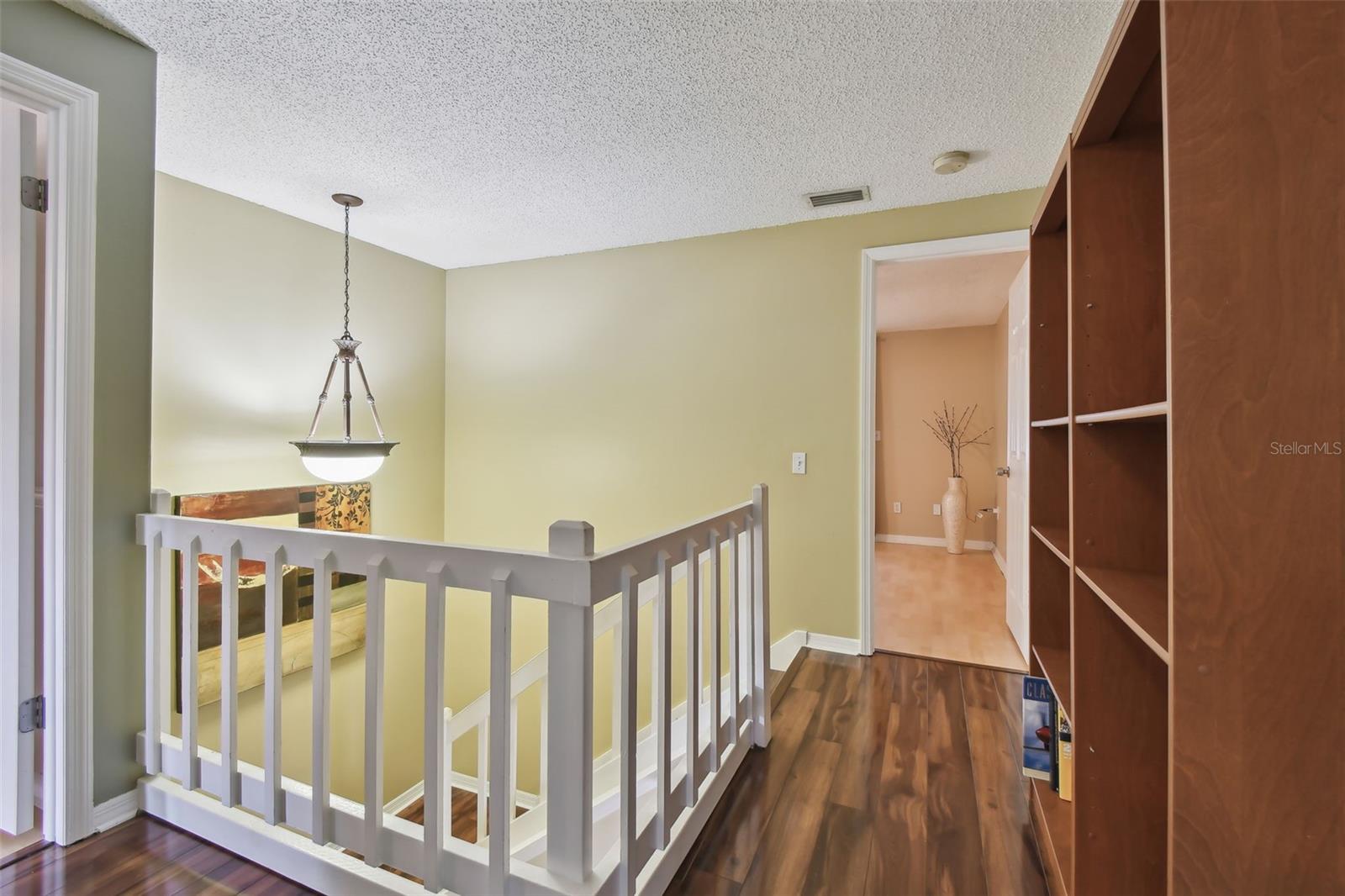 1213 ABBEY CRESCENT LN, CLEARWATER, FL, 33759