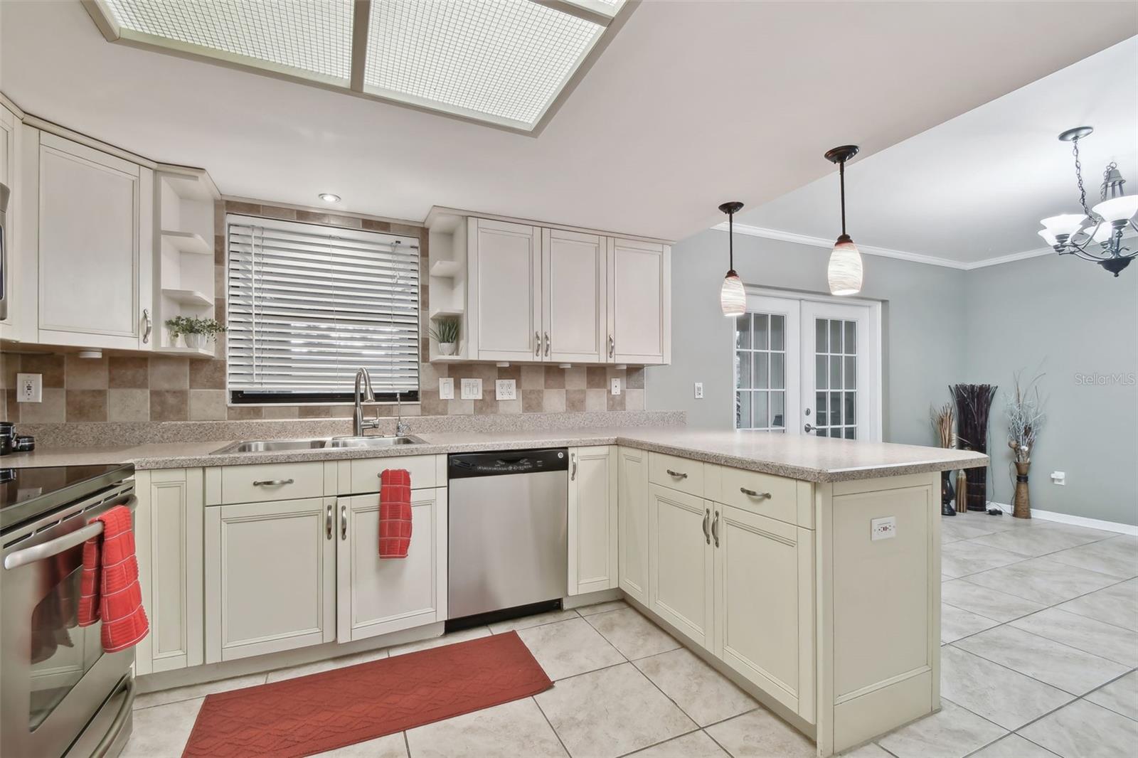 1213 ABBEY CRESCENT LN, CLEARWATER, FL, 33759