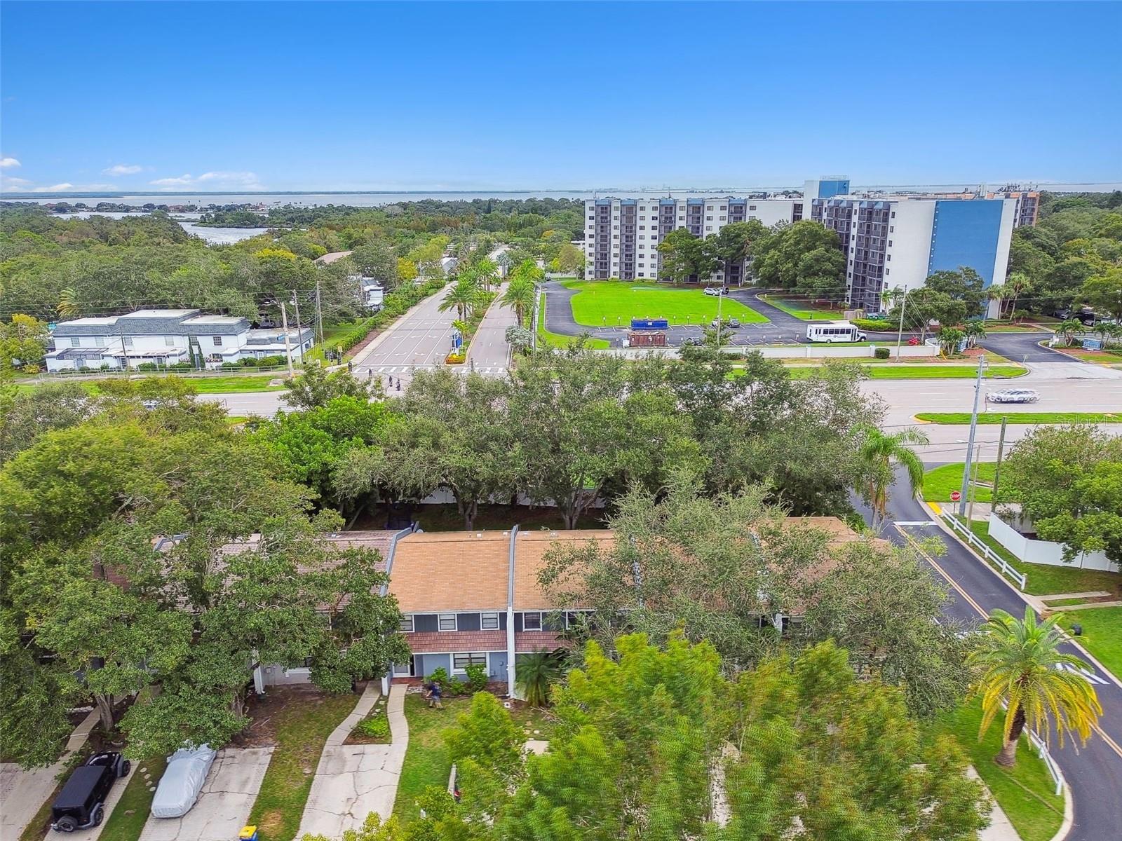 1213 ABBEY CRESCENT LN, CLEARWATER, FL, 33759