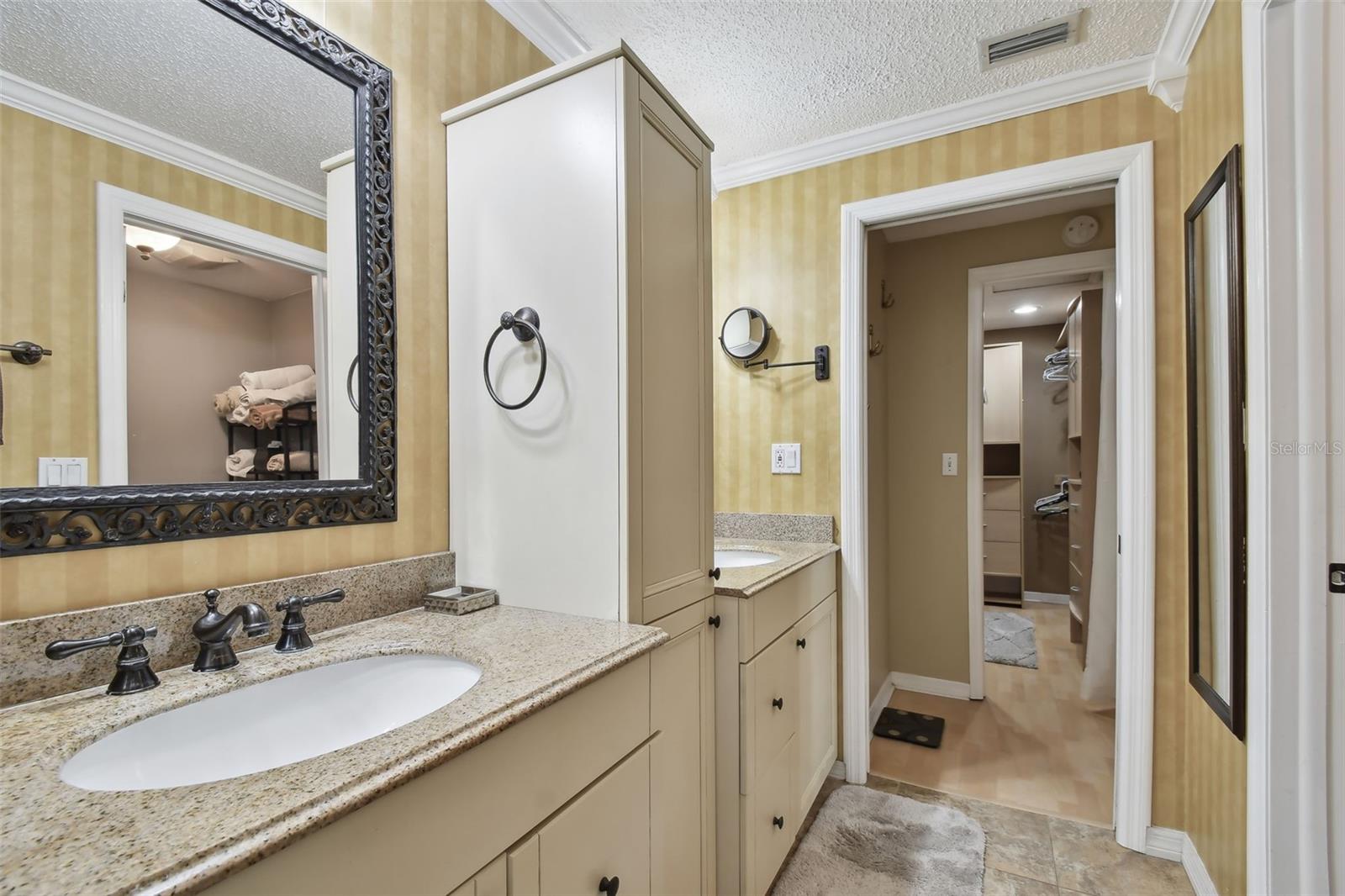 1213 ABBEY CRESCENT LN, CLEARWATER, FL, 33759