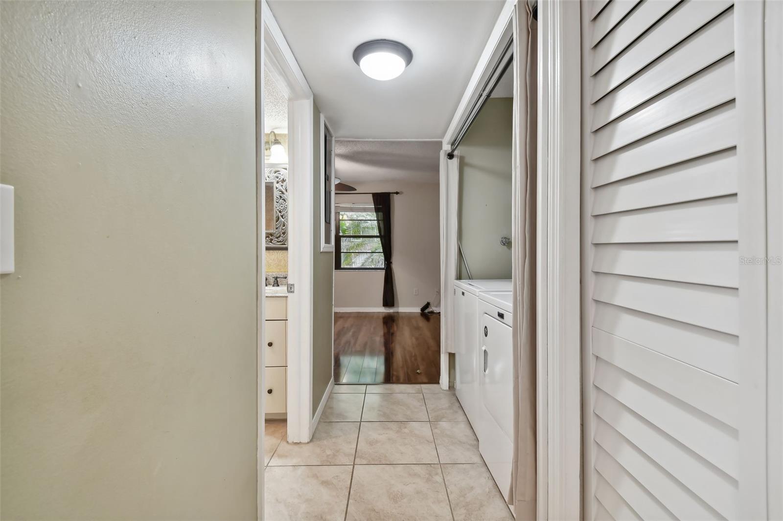 1213 ABBEY CRESCENT LN, CLEARWATER, FL, 33759