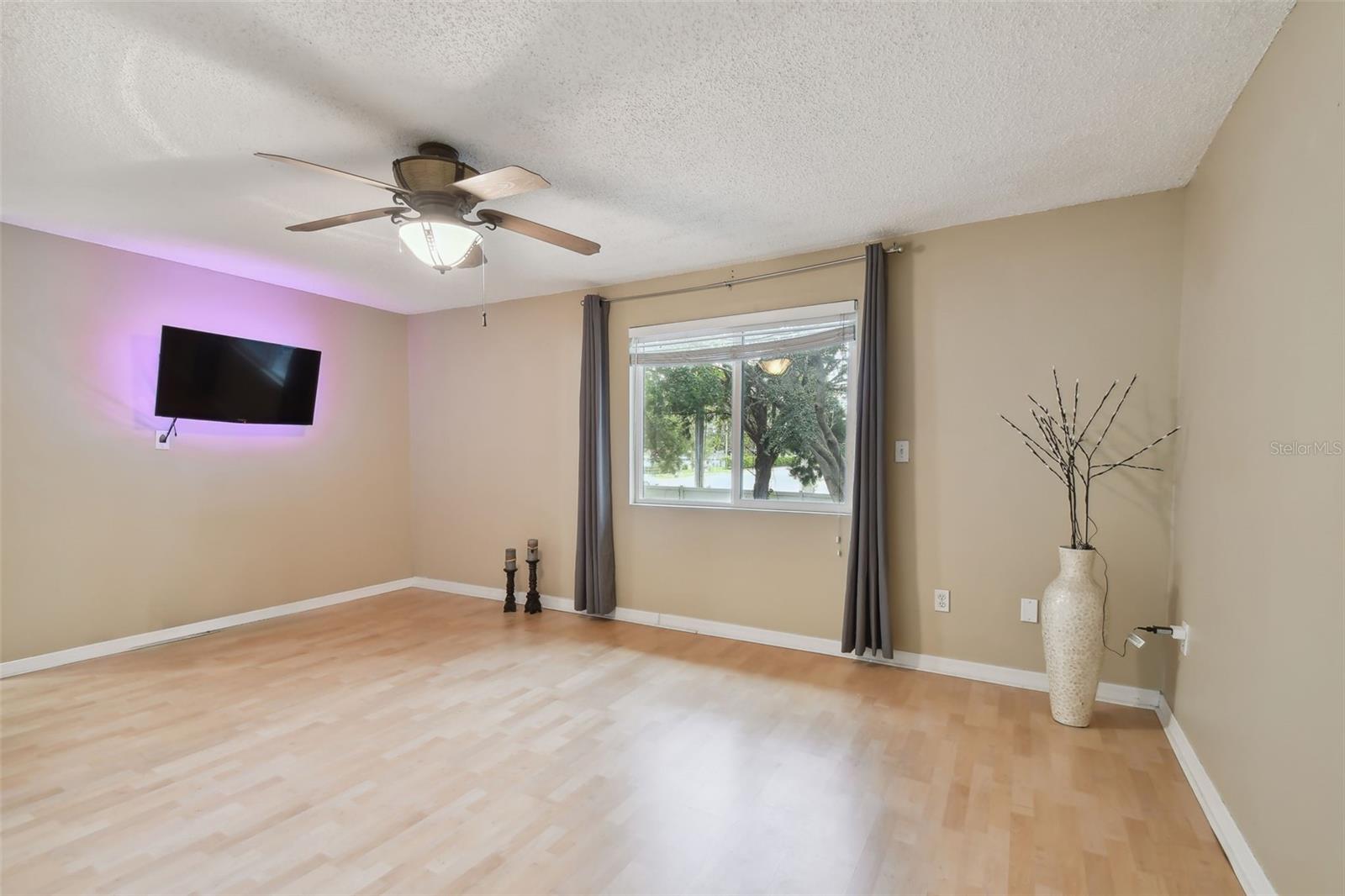1213 ABBEY CRESCENT LN, CLEARWATER, FL, 33759