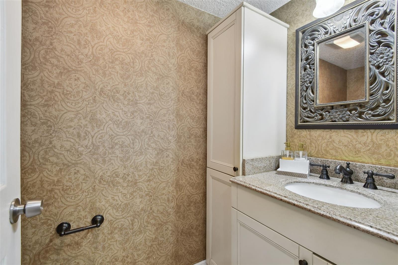 1213 ABBEY CRESCENT LN, CLEARWATER, FL, 33759