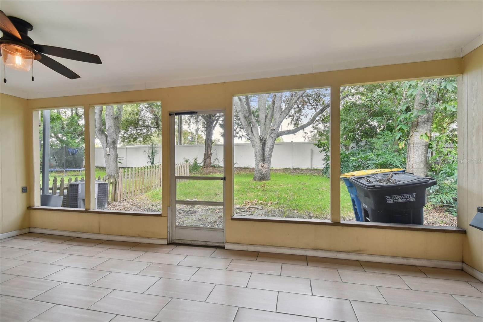 1213 ABBEY CRESCENT LN, CLEARWATER, FL, 33759