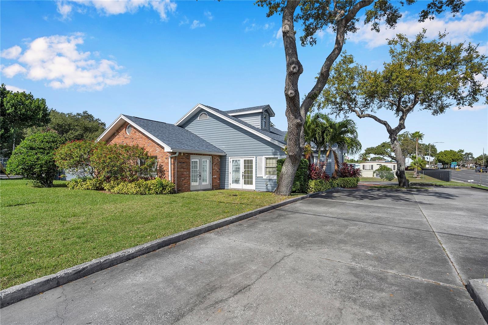 8200 SEMINOLE BLVD, SEMINOLE, FL, 33772