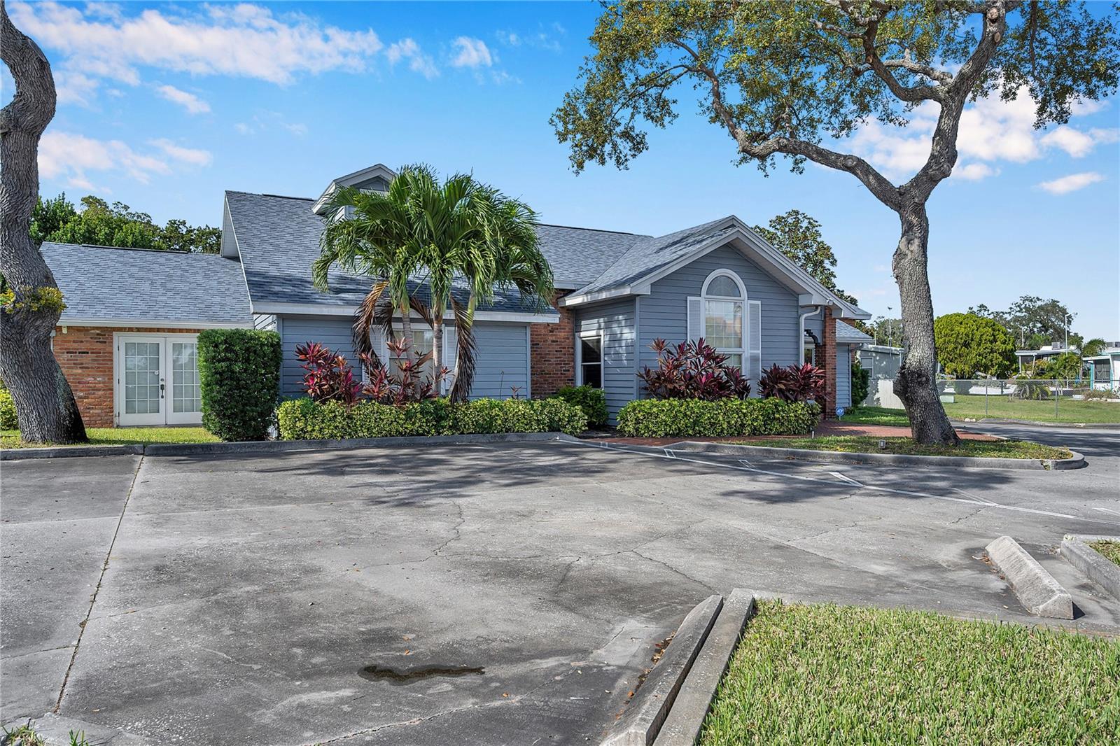 8200 SEMINOLE BLVD, SEMINOLE, FL, 33772