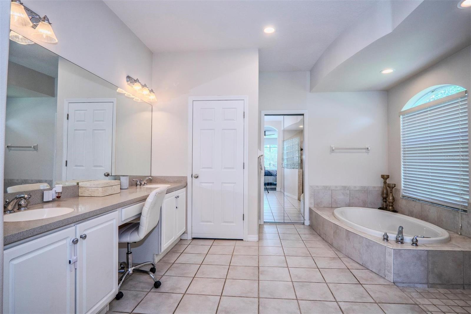 9226 HIGHLAND RIDGE WAY, TAMPA, FL, 33647