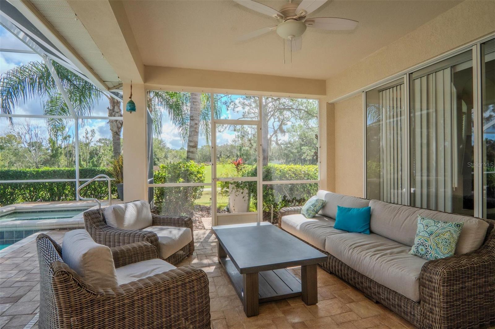 9226 HIGHLAND RIDGE WAY, TAMPA, FL, 33647