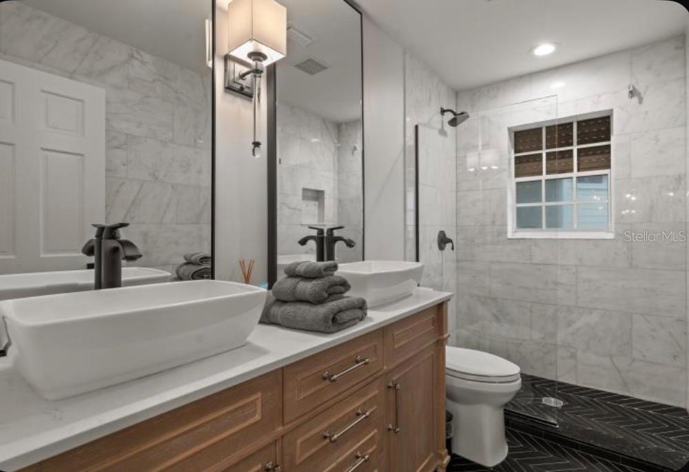 20060 GULF BLVD, INDIAN SHORES, FL, 33785