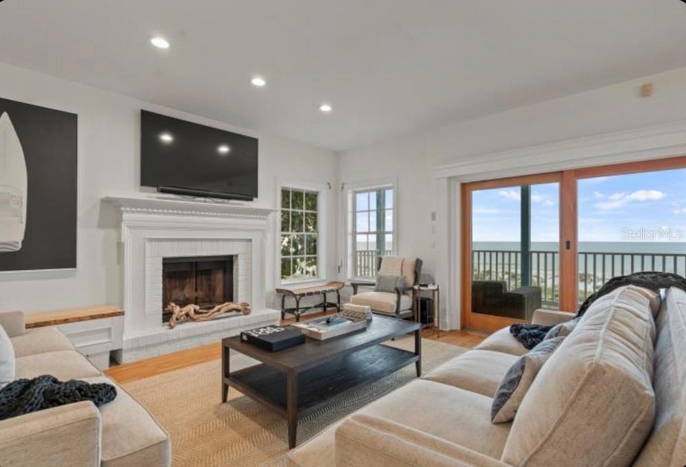 20060 GULF BLVD, INDIAN SHORES, FL, 33785