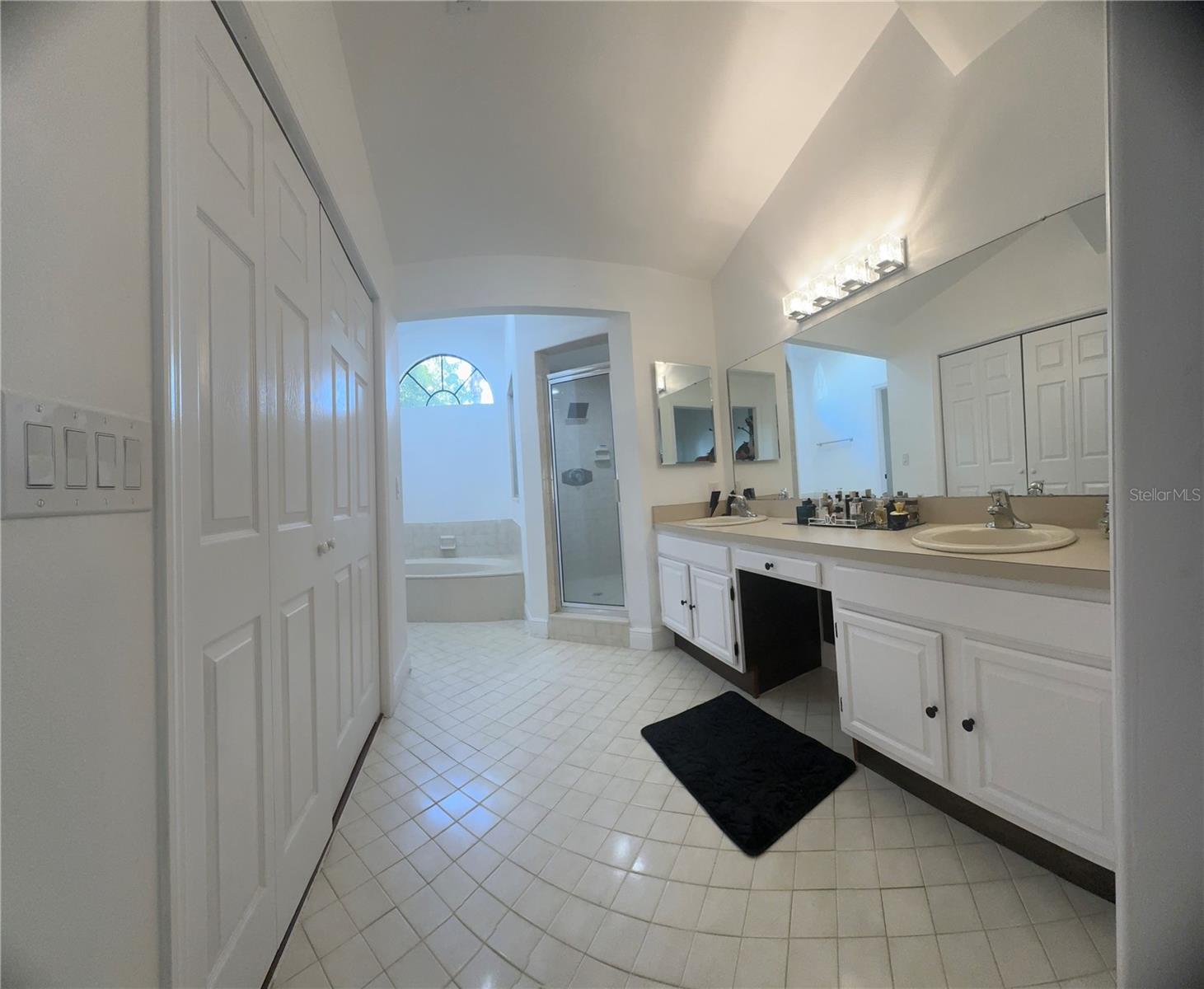 2706 FALLING LEAVES DR, VALRICO, FL, 33596
