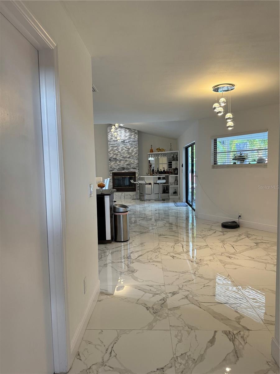 2706 FALLING LEAVES DR, VALRICO, FL, 33596