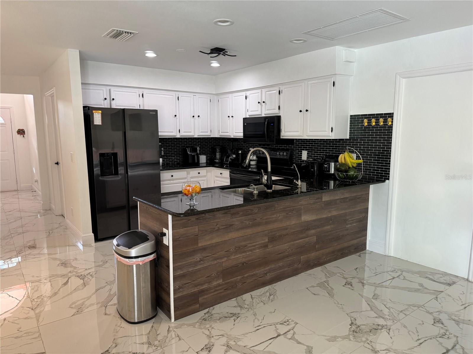 2706 FALLING LEAVES DR, VALRICO, FL, 33596