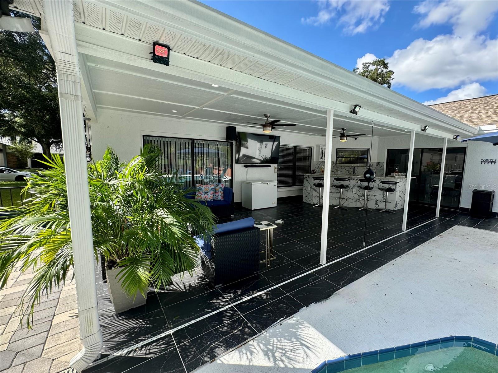 2706 FALLING LEAVES DR, VALRICO, FL, 33596