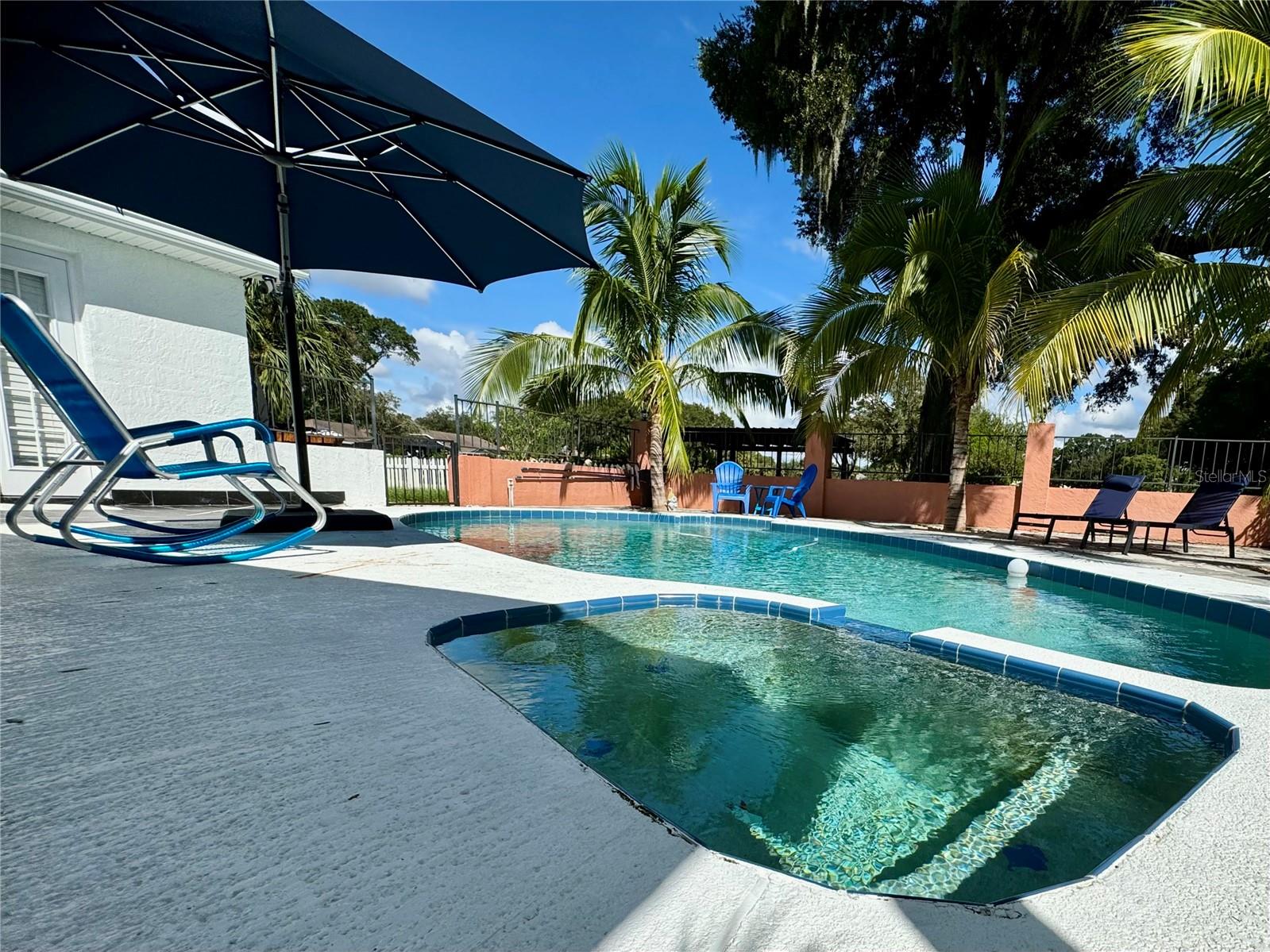 2706 FALLING LEAVES DR, VALRICO, FL, 33596