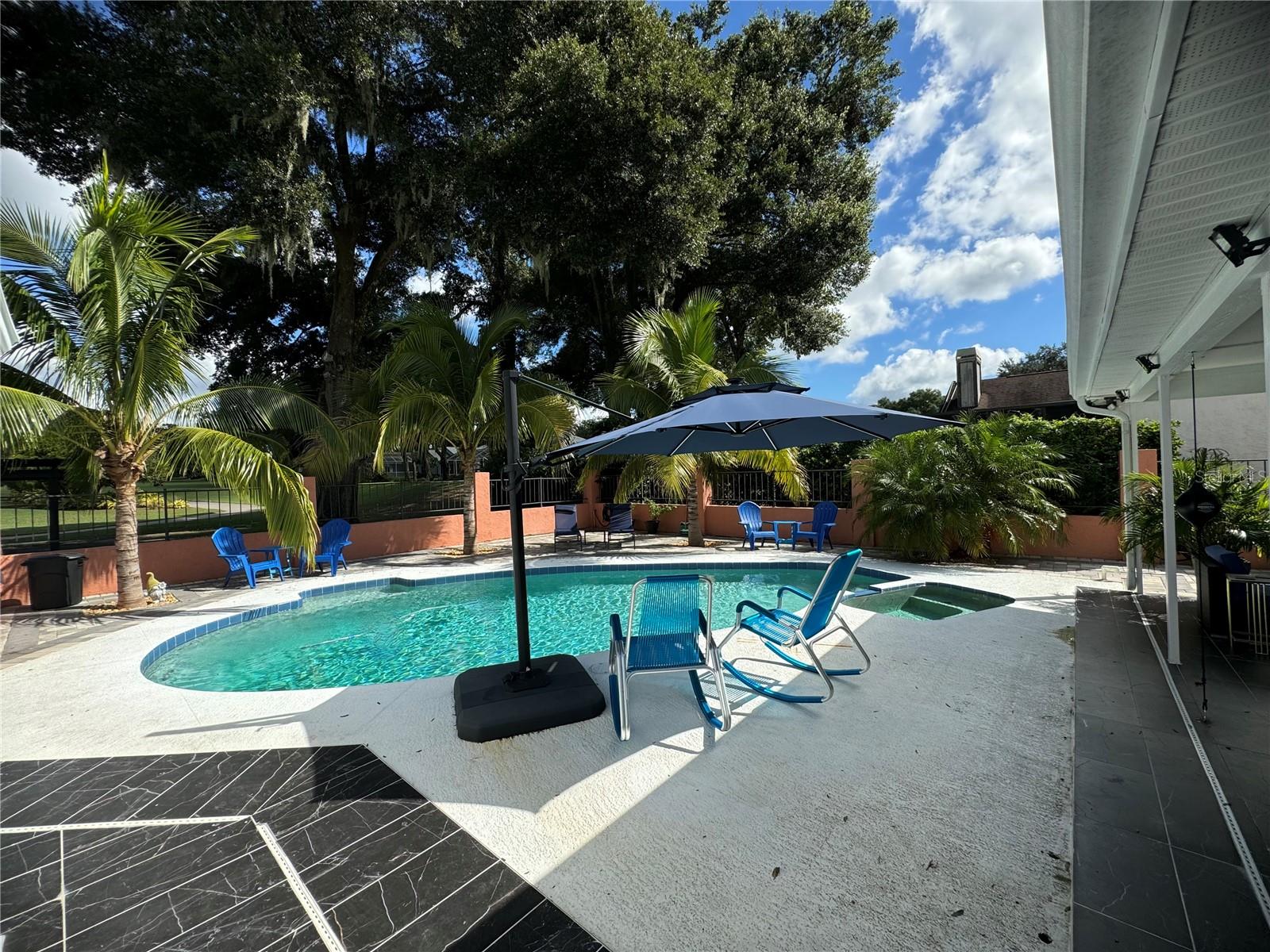 2706 FALLING LEAVES DR, VALRICO, FL, 33596