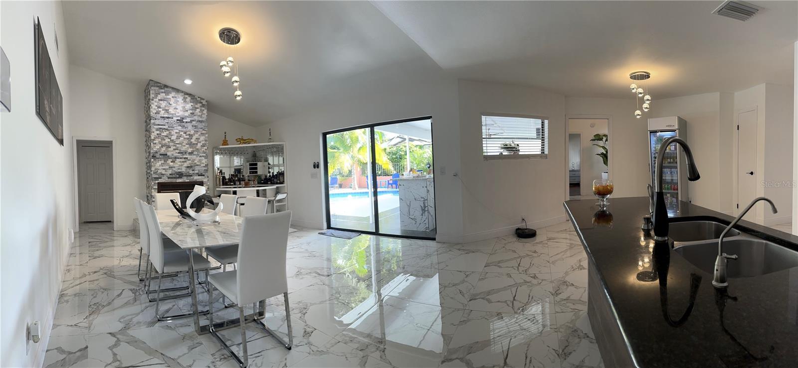 2706 FALLING LEAVES DR, VALRICO, FL, 33596